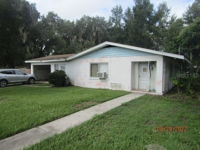 29 N Hendry Ave, Fort Meade, FL
