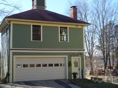 8 Cottage St, Ware, MA