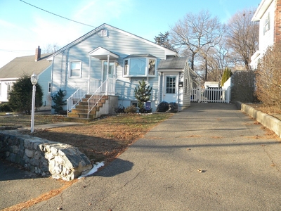 17 Sylvester Ave, Beverly, MA