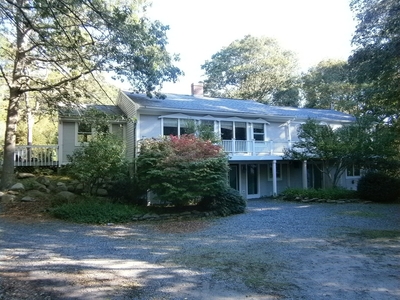 16 Claus Way, Marstons Mills, MA