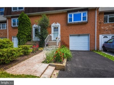 22 Featherbed Ct, Lawrence Township, NJ