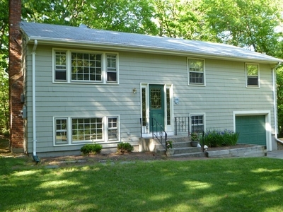 45 Coffee St, Medway, MA