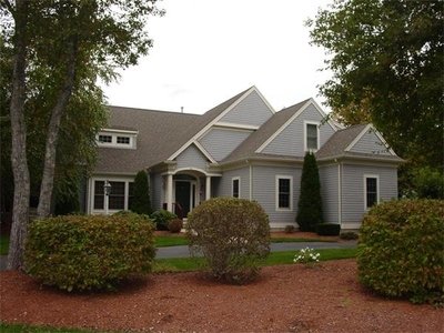 2 Holly Berry Dr, Sandwich, MA