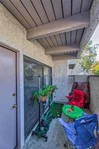 25007 Peachland Ave, Newhall, CA