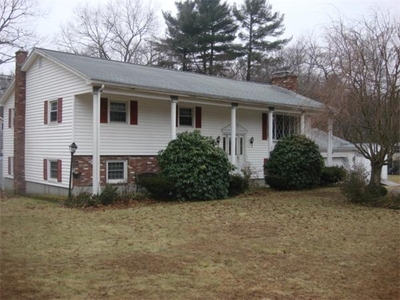 11 Mcgovern Ln, Webster, MA