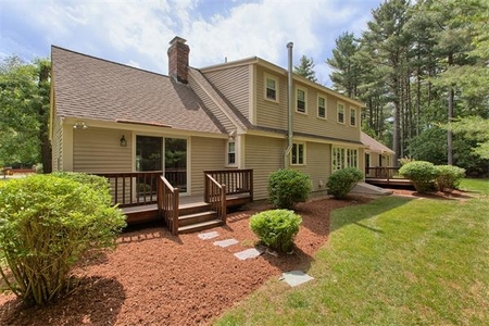 31 Bayberry Rd, Groton, MA