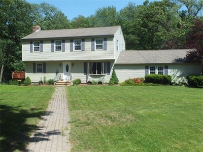 5 Meadow Ln, Leicester, MA