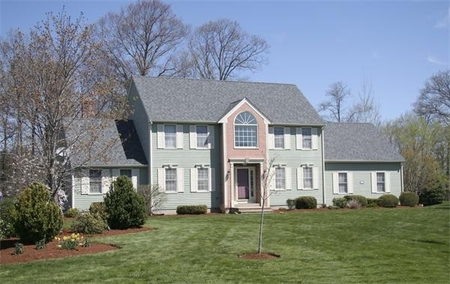 85 Tipperary Dr, Whitinsville, MA