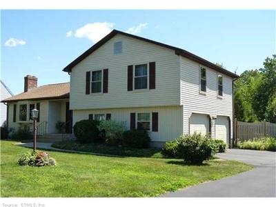 25 Spruceland Rd, Enfield, CT
