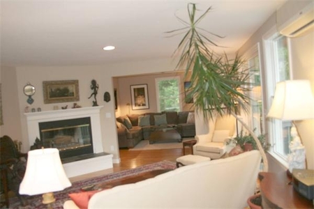 25 Brantwood Rd, Falmouth, MA