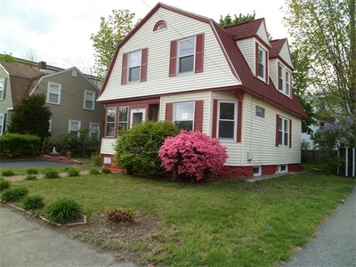 85 Greenfield St, Lawrence, MA