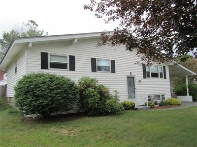 5 Beatrice Ln, Medway, MA