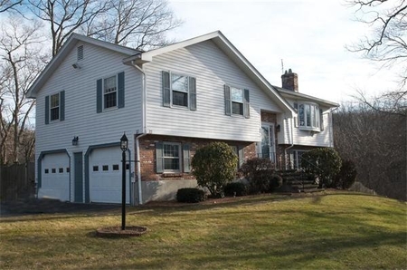 22 Kennel Hill Dr, Beverly, MA