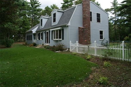 3 Stacey Rd, Middleboro, MA