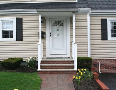 21 Orchard Ave, Wakefield, MA