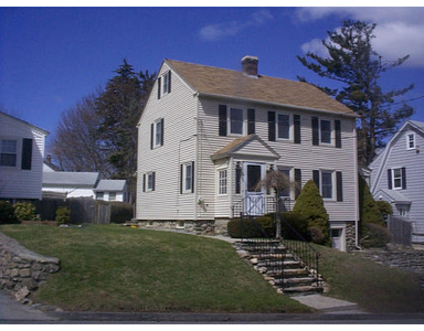 127 Quinapoxet Ln, Worcester, MA