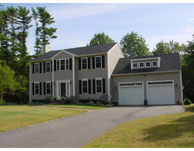51 Willow Tree Ln, Middleboro, MA