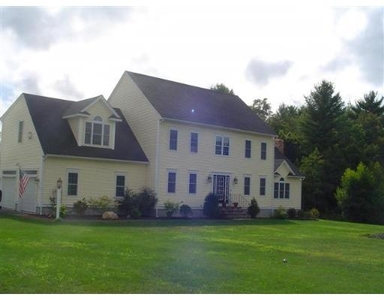 14 Mill Pond Dr, Rochester, MA