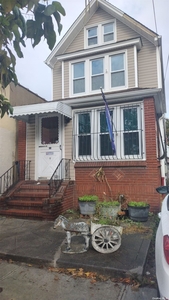 104-11 95 Ave, Queens, NY