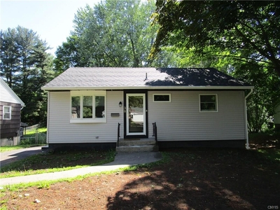 38 Curtis Ave, Baldwinsville, NY