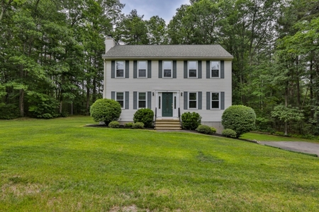 13 Gowing Rd, Hudson, NH