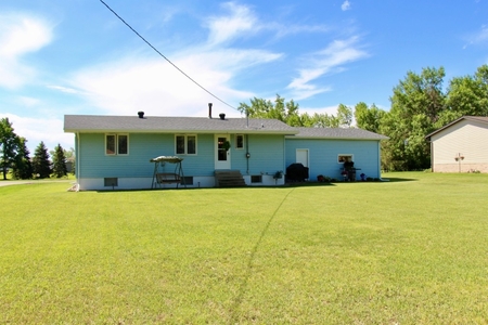 409 Moore Ave, Berthold, ND
