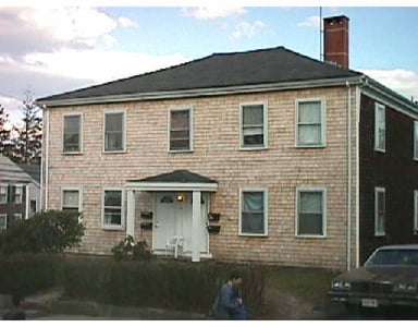 2 S Green St, Plymouth, MA