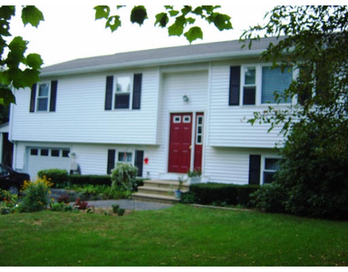20 Wakefield Ave, Webster, MA