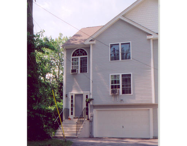 28 Jersey Dr, Worcester, MA