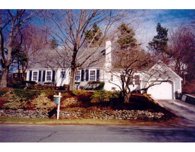14 Dover Ter, Westwood, MA
