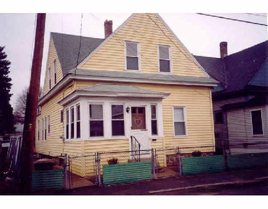 18 Anderson St, Lowell, MA
