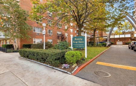 52-40 39 Drive, Queens, NY