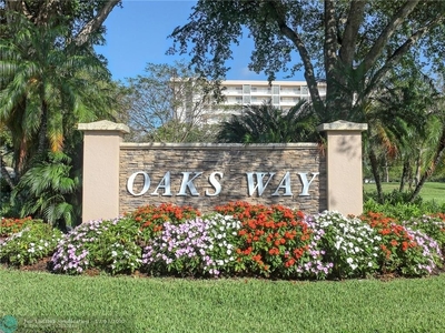 3503 Oaks Way, Pompano Beach, FL