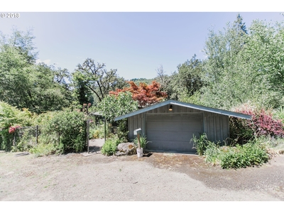 1466 Lone Rock Rd, Glide, OR