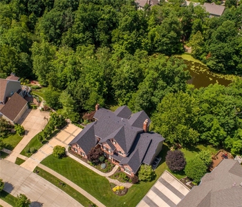 1422 Country Lake Estates Dr, Chesterfield, MO