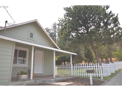 1410 Union St, The Dalles, OR