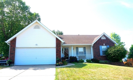 901 Emerald Place Dr, Saint Charles, MO
