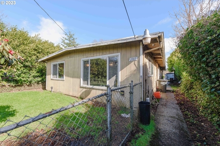 2567 Marion St, North Bend, OR