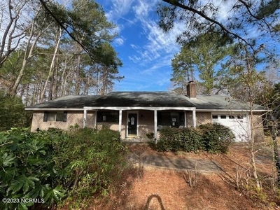 807 Stately Pines Rd, New Bern, NC