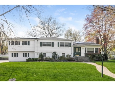 22 Spruce Rd, Briarcliff Manor, NY