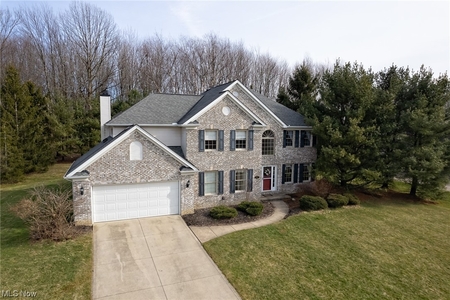 8795 Chaucer Blvd, Broadview Heights, OH