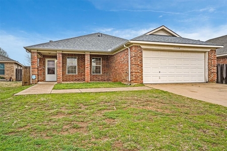 5008 Mountain Valley Ct, Fort Worth, TX