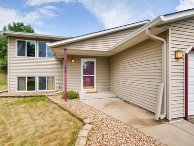 7548 Homestead Ave, Cottage Grove, MN