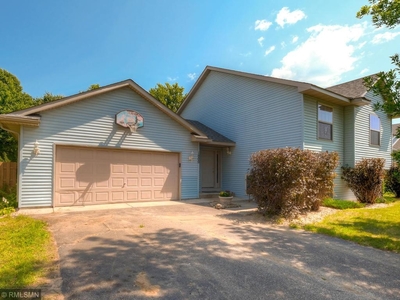 1000 3rd Ave, Isanti, MN