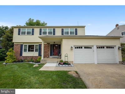 5 Bently Dr, Sewell, NJ