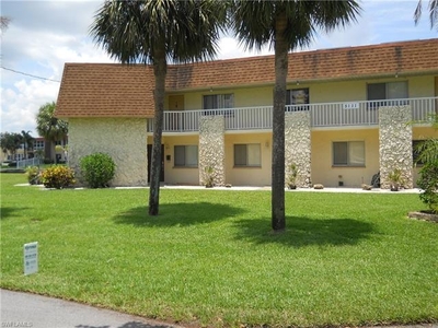 5111 Manor Ct, Cape Coral, FL