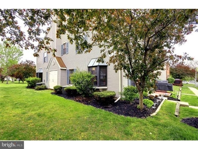 82 Oneill Ct, Lawrence Township, NJ