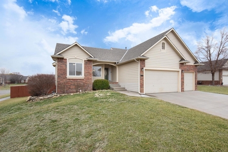 608 Brentwood Pl, Andover, KS