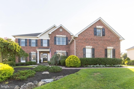 140 Country Club Dr, Moorestown, NJ