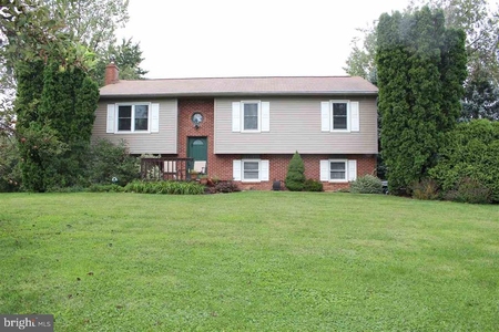 476 Mountain Rd, Boiling Springs, PA